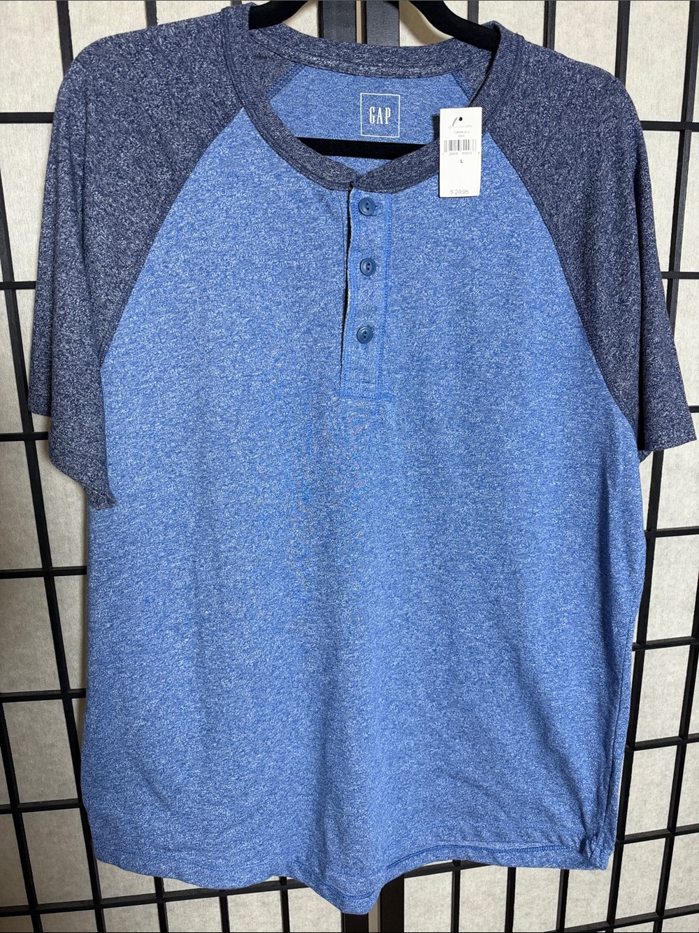 GAP Men’s Two-Tone Blue Henley Raglan Tee